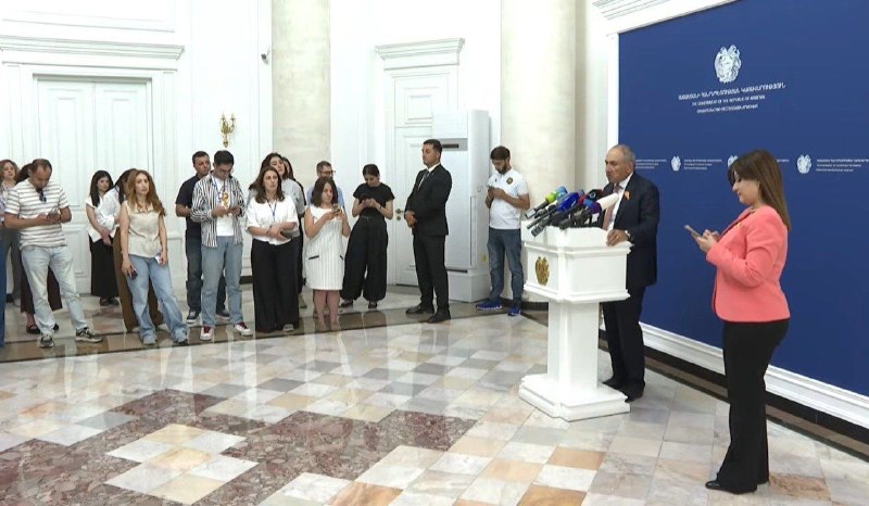 Никол Пашинян на брифинге для журналистов, Абовян, Котайк