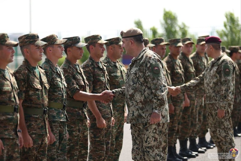 Эдвард Асрян принял присягу сержантов ВС Армении: церемония в Котайке