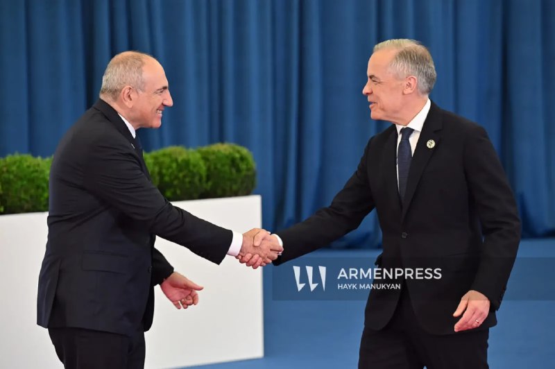 Премьер-министр Канады Марк Карни и премьер-министр Армении Никол Пашинян