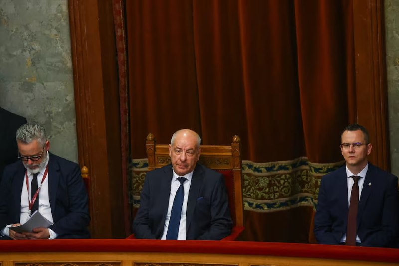 Здание парламента Венгрии в Будапеште, где принято решение об отстранении президента Шуйока