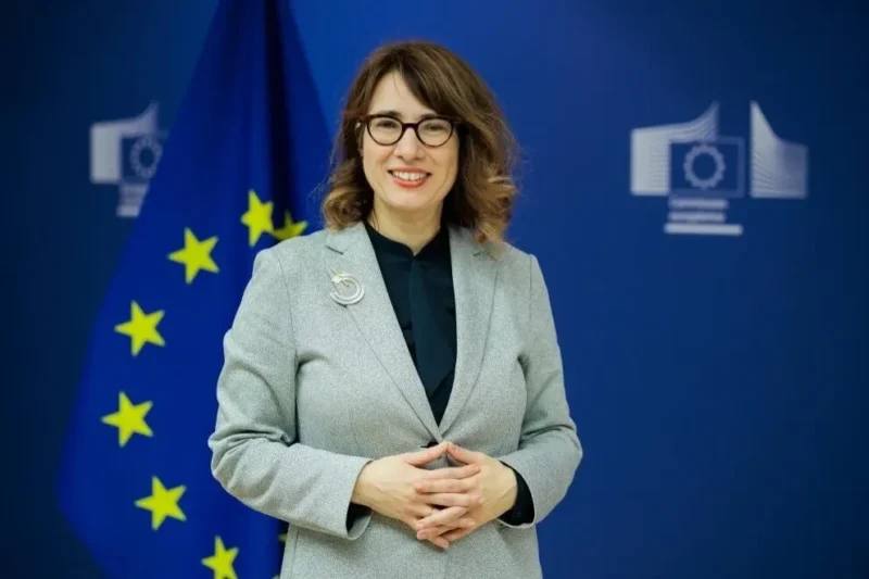 Высокий представитель ЕС Анита Хиппер выступает, символизируя поддержку Армении в преддверии выборов в Абовяне.