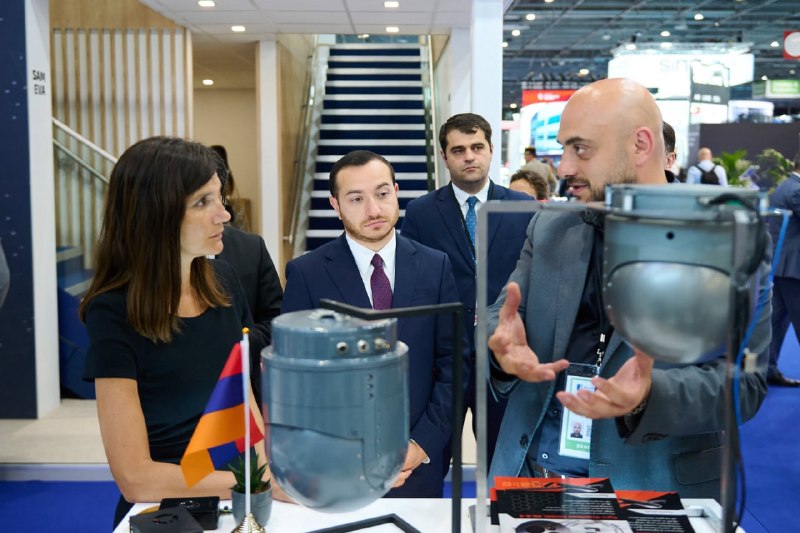 Министр обороны Франции посетила армянский павильон на Eurosatory 2026