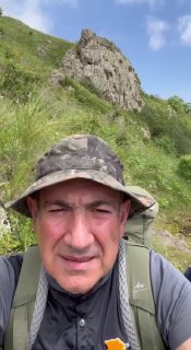 Никол Пашинян на фоне гор Арарат и Арагац, Котайк