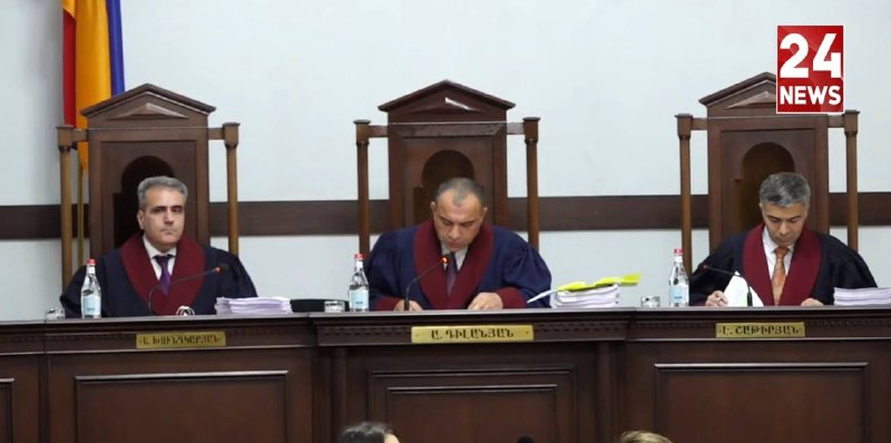 КС Армении начал рассмотрение жалоб оппозиции на итоги выборов 7 июня: что это значит для Абовяна и Котайка