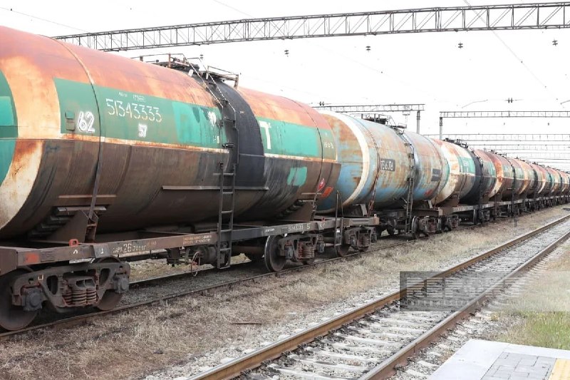 Железнодорожные вагоны с дизельным топливом из Азербайджана в Армению