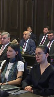 Премьер-министр Армении Никол Пашинян выступает с заявлением о государстве нового качества