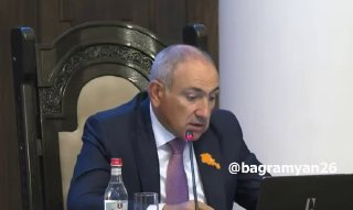 Абрикосы на рынке в Абовяне, Котайк — символ экспортных субсидий